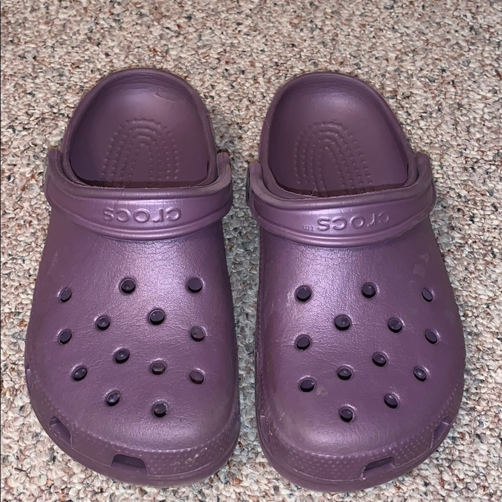 lilac crocs